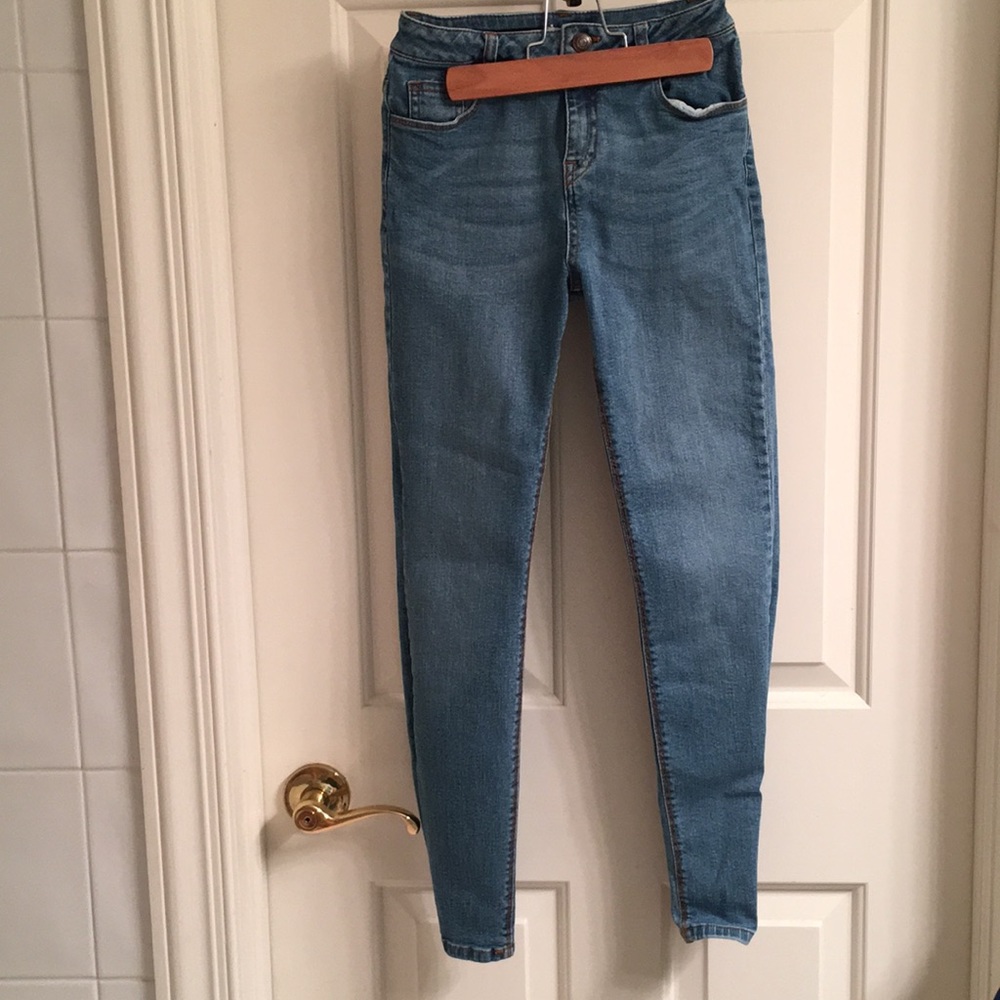 BRANDY MELVILLE HIGH WAISTED SKINNY JEANS